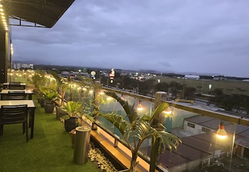 Sunday Sky Hotel In Korean Town Angeles, Near Clark International Airport,,3 star