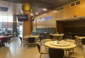 sunday sky hotel in korean town angeles near clark international airport