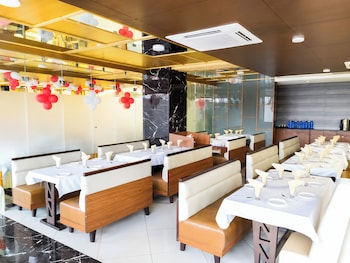 hotel the asiana m ahmedabad