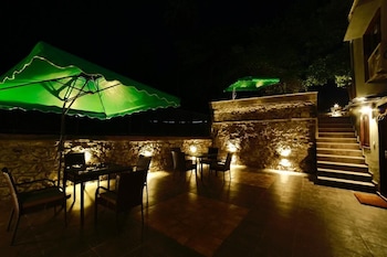 bungalow seven