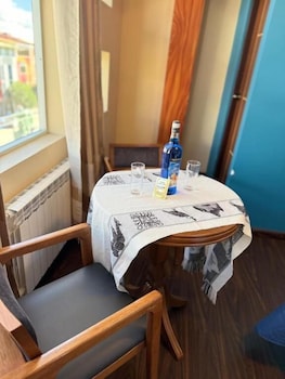 Hotel Elom,,3 star