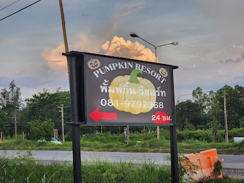 Pumpkin Resort,,2 star