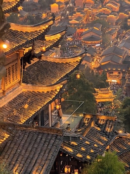 wangxian valley scenic area chunxiang