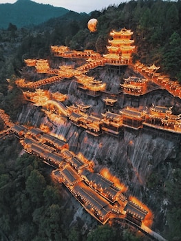 wangxian valley scenic area chunxiang