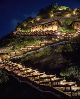 wangxian valley scenic area chunxiang