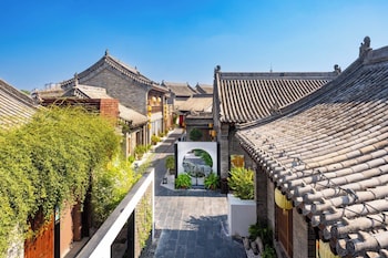 Luoyang Yunhuali Hotel,,4 star