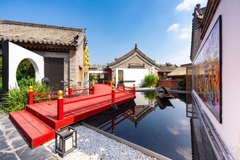 Luoyang Yunhuali Hotel,,4 star