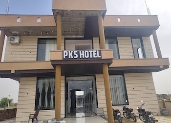 pks hotel and family restaurant