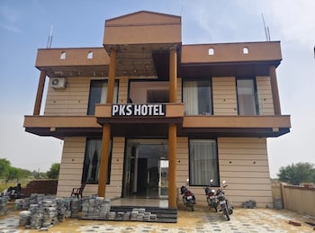 pks hotel and family restaurant