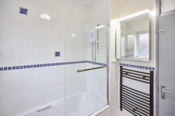 apartment sleeps 8 with wifi