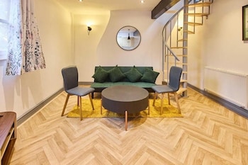 Apartment Sleeps 8 With Wifi,,4 star