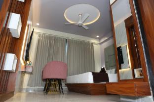 Hotel Mohan Palace,,3 star