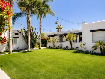 gloria palm springs