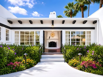 Gloria Palm Springs,,2 star