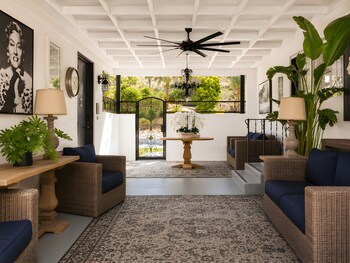 gloria palm springs