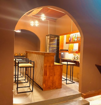 kaduwa imperial hotel