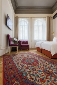 old money boutique hotel