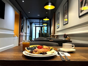Old Money Boutique Hotel,,3 star