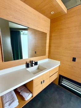 Vista Hotel Medellin,,4 star