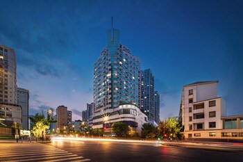 jinglai hotel shanghai yuyuan xintiandi lujiabang road metro