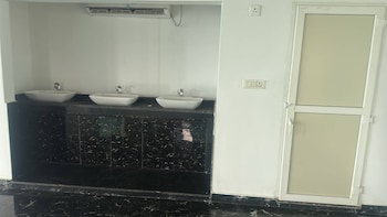 Hotel Krishna & Restaurant,,3 star