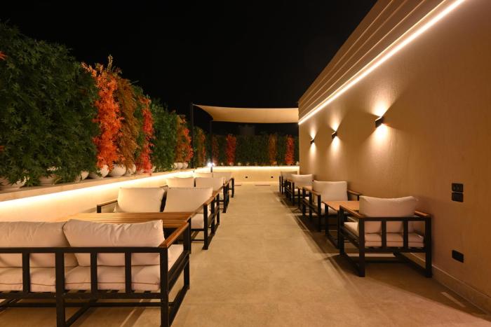 solana sky pool boutique hotel