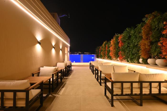 solana sky pool boutique hotel