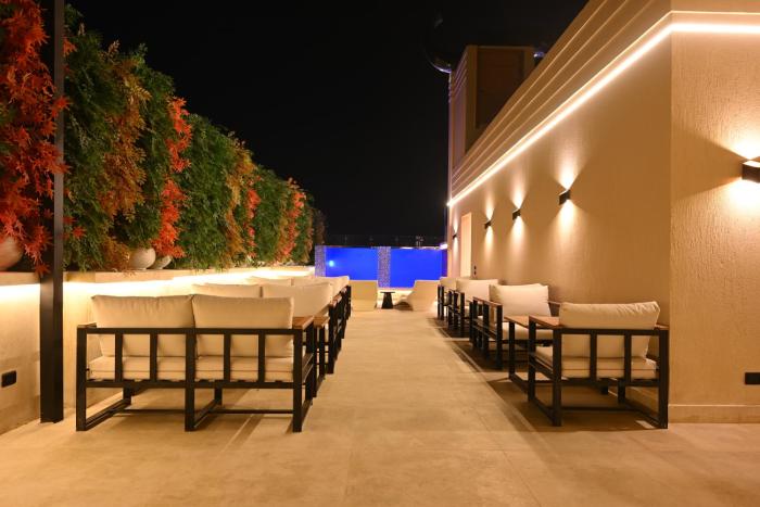 solana sky pool boutique hotel