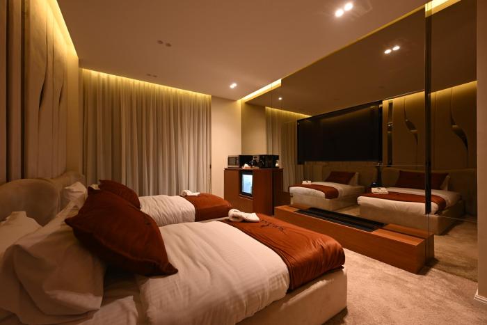 solana sky pool boutique hotel