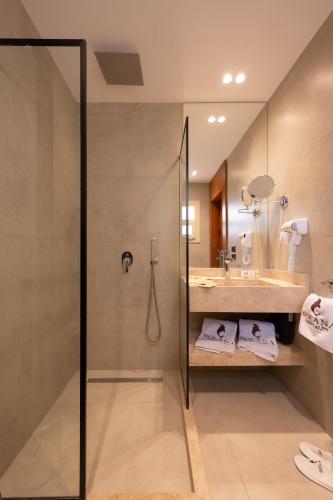 solana sky pool boutique hotel