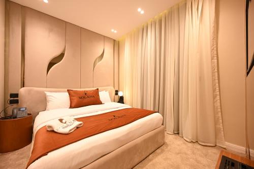 solana sky pool boutique hotel
