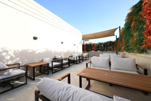 solana sky pool boutique hotel