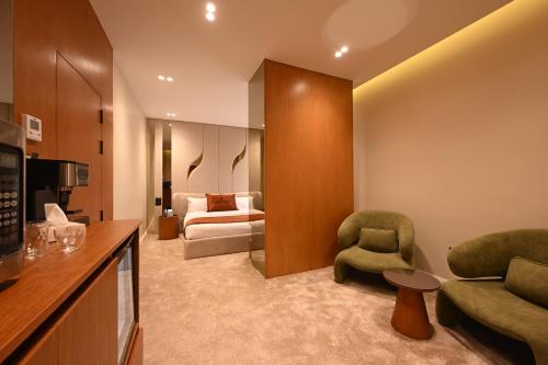 solana sky pool boutique hotel