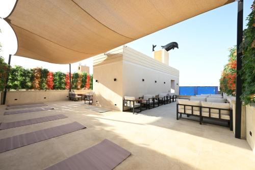 solana sky pool boutique hotel