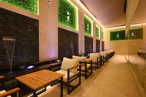 solana sky pool boutique hotel