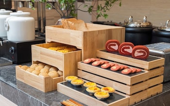 mehood lestie hotel qingdao vientiane