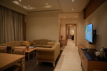 regenta place the golden castle baddi