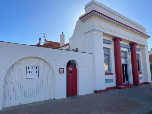 The Merredin Treasury,,3 star