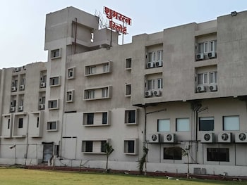 Shubh Ratna Resort,,3 star