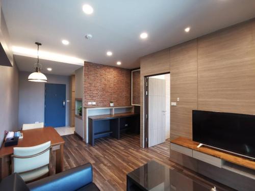 premier luxe hotel