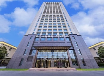 crystal hotel qingdao golden sand beach