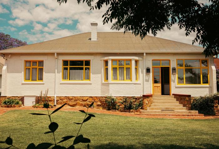 fishbird art deco villa