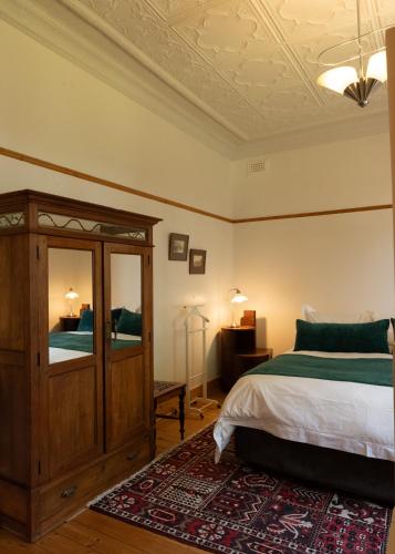 fishbird art deco villa