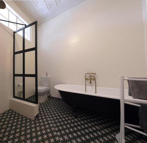 fishbird art deco villa