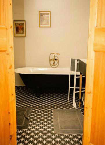 fishbird art deco villa