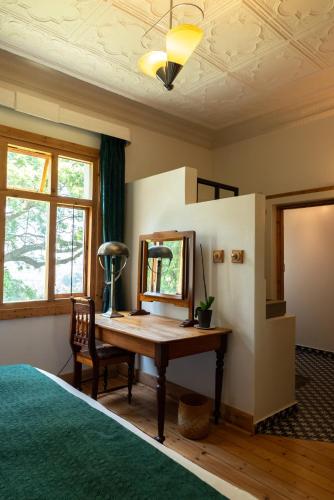 fishbird art deco villa