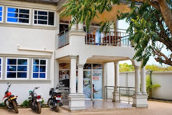 Kisongo Village,,3 star