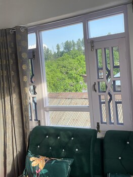 Khen Pahar Restaurant And Stay Inn Hotel,,3 star