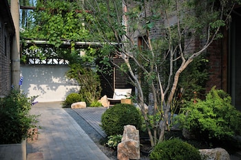 yonghe yard hotel