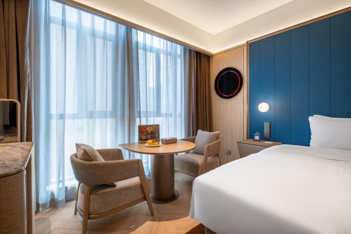 crystal hotel weihai happiness gate